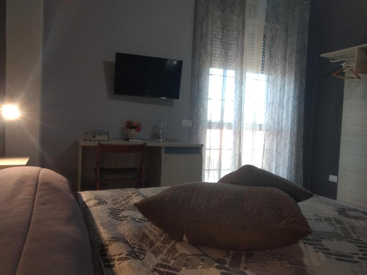 Little Hot@L Otel Pompei Dış mekan fotoğraf